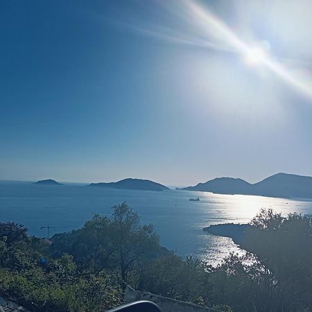 La Terrazza Di Ameglia Alta Leilighet Eksteriør bilde